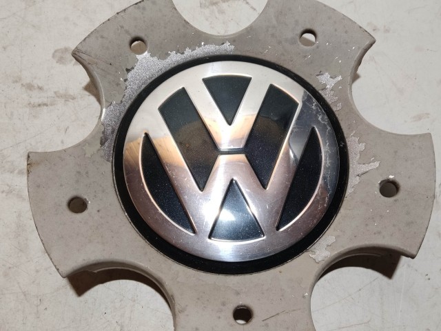 218740 Volkswagen Fox felni közép kupak, a képen látható állapotban 5Z0601149A