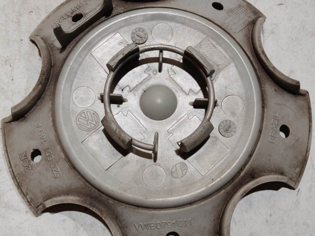 218740 Volkswagen Fox felni közép kupak, a képen látható állapotban 5Z0601149A