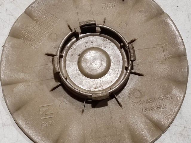 218764 Fiat Idea alufelni közép kupak, a képen látható állapotban