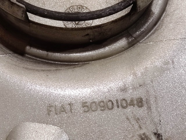 218767 Fiat Stilo 2001-2007 alufelni közép kupak, a képen látható állapotban