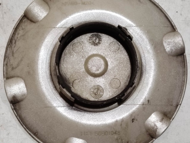 218768 Fiat Stilo 2001-2007 alufelni közép kupak, a képen látható állapotban