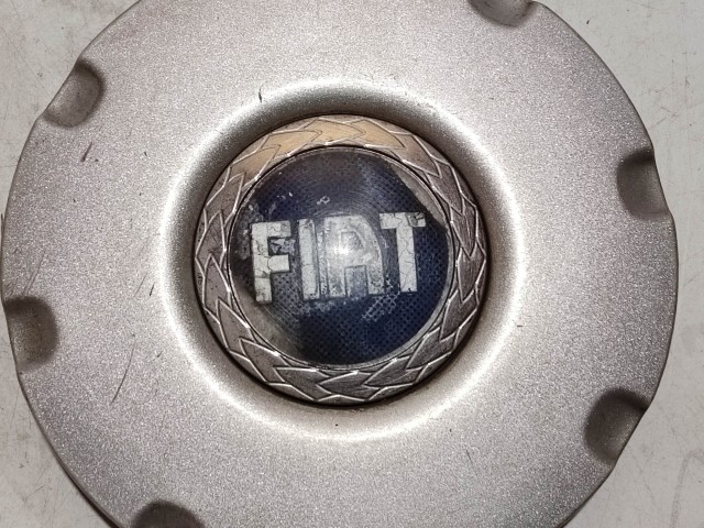 218778 Fiat Multipla 1998-2010 Felni közép kupak, 2 rögzítőfűl törött!!!!