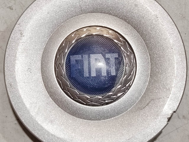 Fiat Felni közép kupak használt Kék felirat 