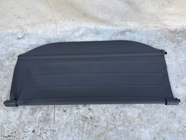 216500 Mazda 2 2002-2007 kalaptartó, a képen látható sérüléssel