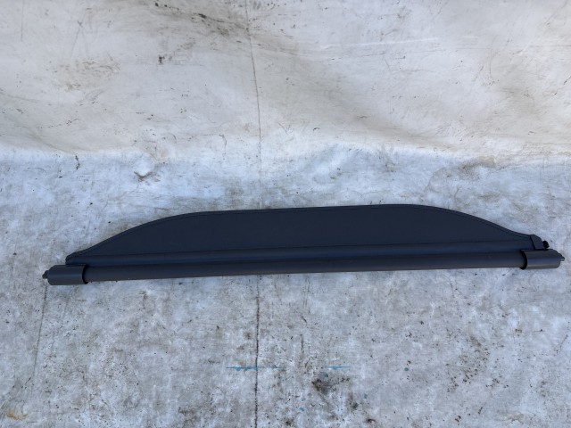 216500 Mazda 2 2002-2007 kalaptartó, a képen látható sérüléssel
