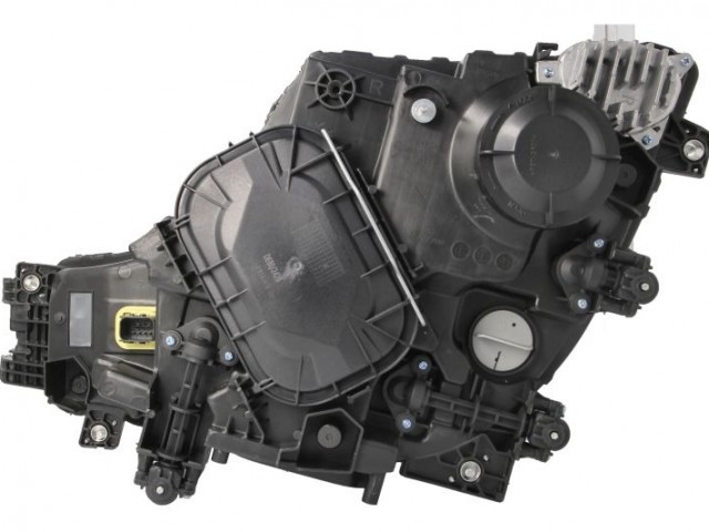 Mercedes Benz Actros MP4/MP5 utángyártott új jobb első fényszóró 