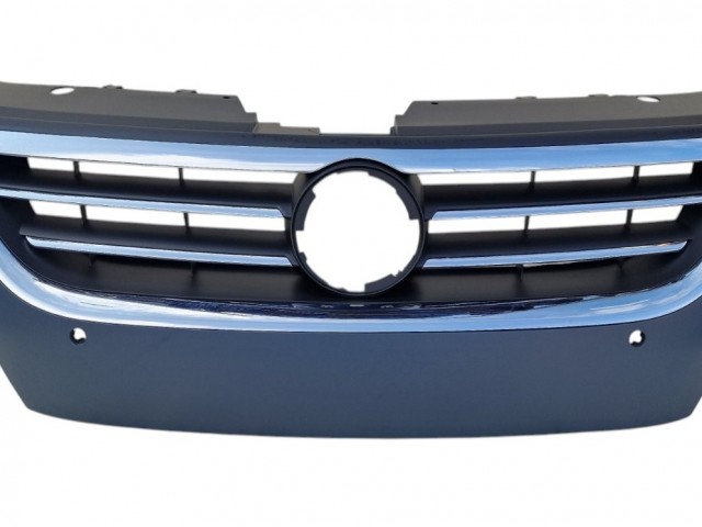 Volkswagen Passat CC 2008.05.01-2012.01.31 utángyártott új hűtődíszrács krómozott, parkszenzorhelyes
