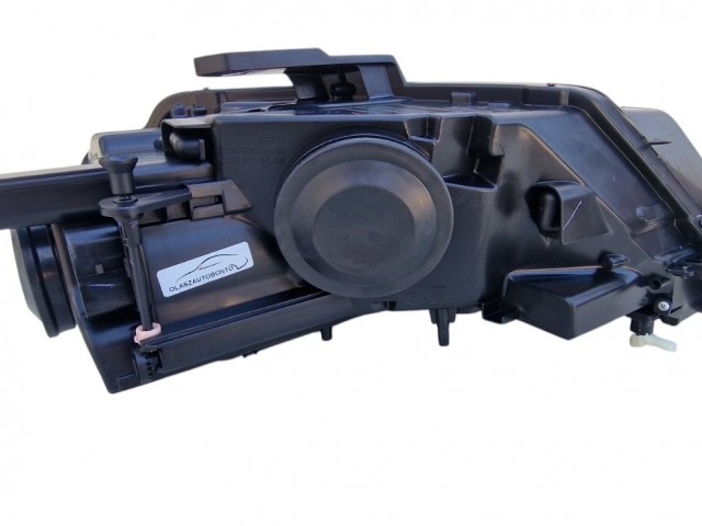 Audi A3  8P  2008-2013 utángyártott új bal első fényszóró XENON/LED, fekete házas (motorral) DEPO