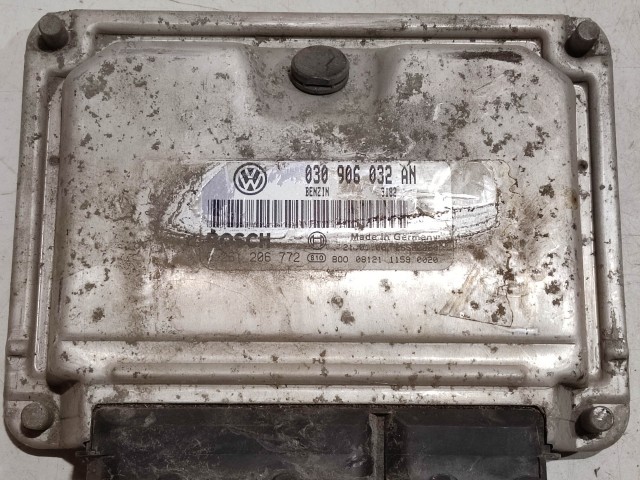 Volkswagen Polo 6N1, Seat Ibiza 6L1, Cordoba 1,4 8v benzin motorvezérlő  Bosch 0261206772 , 030906032AN
