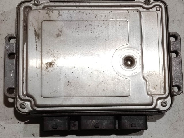 Peugeot 307 2001-2008 1,6 Diesel motorvezérlő  Bosch 0281011627 , 9651128880