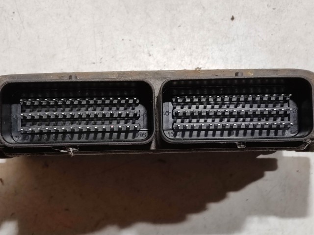 Renault Megane I. 1995-2003 1,4 Benzin motorvezérlő Siemens S110030018 8200036523