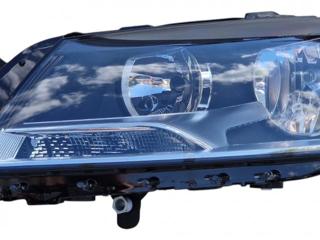 Volkswagen Passat B7 2010.11.01-2014.07.20 utángyártott új bal első fényszóró 2H7, fekete házas (motorral) TYC