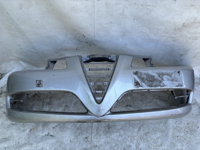 216804 Alfa Romeo GT 2003-2010 első lökhárító,  a képen látható sérüléssel