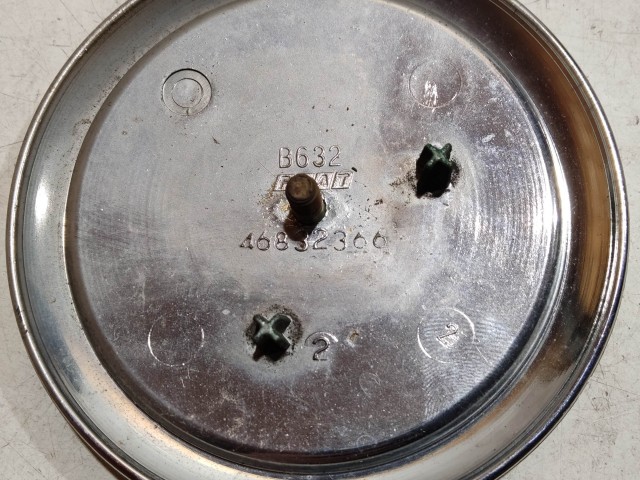 218486 Fiat Grande Punto, Stilo, Croma, Multipla, Doblo II. kék színű első embléma 98 mm átmérő