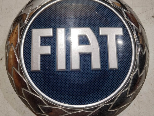 218486 Fiat Grande Punto, Stilo, Croma, Multipla, Doblo II. kék színű első embléma 98 mm átmérő