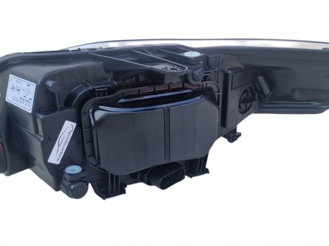 Ford Mondeo IV. 2007-2014 utángyártott új jobb első fényszóró H7/H1 (motorral) TYC