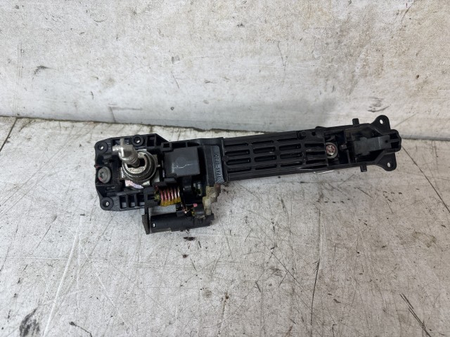 216851 Toyota Yaris II. 2006-2011 jobb első külső kilincs belső résszel és zárbetéttel