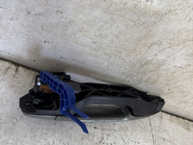 216868 Toyota Yaris II. 2006-2011 bal hátsó külső kilincs
