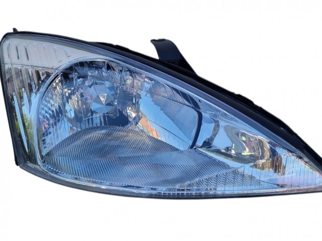 Ford Focus 1998-2001 utángyártott új jobb első fényszóró H4 TYC