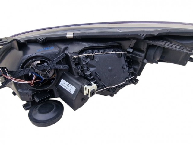Renault Megane III. 2008.10.31-2012.03.31 utángyártott új jobb első fényszóró 2H7 fekete házas, nap.f. (motorral) DEPO