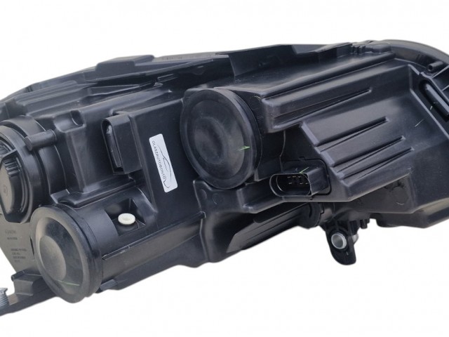 Volkswagen Passat B7 2010.11.01-2014.07.20 utángyártott új bal első fényszóró 2H7, fekete házas (motorral) DEPO