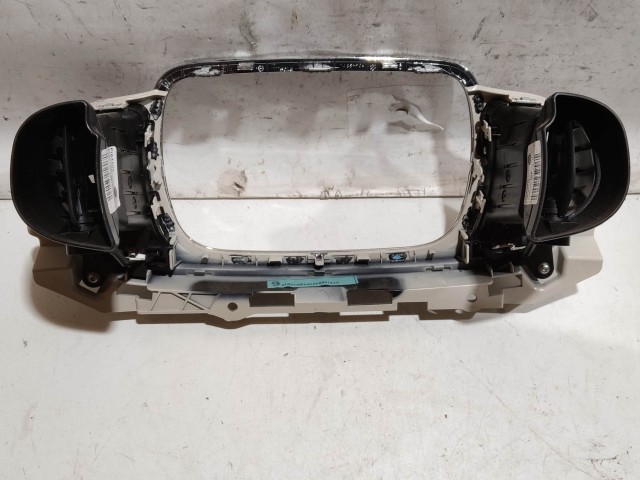Fiat 500 rádió körülötti keret