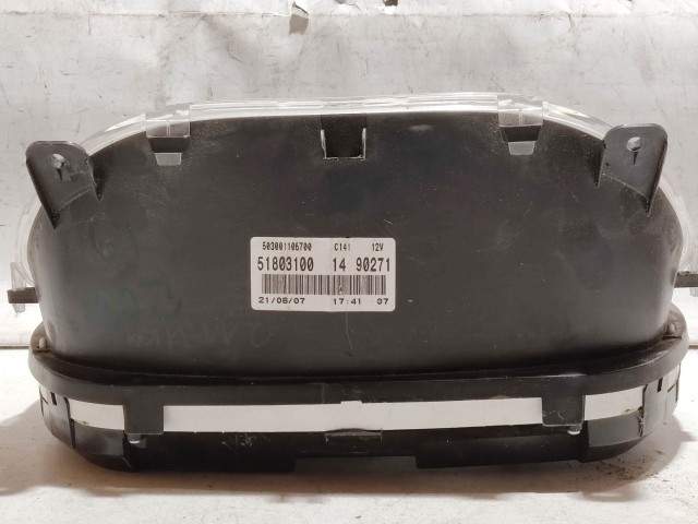 218907 Fiat Grande Punto óracsoport, a képen látható sérüléssel