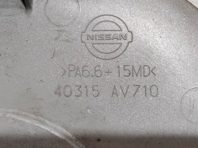 Nissan Felni közép kupak használt  a képen látható sérüléssel