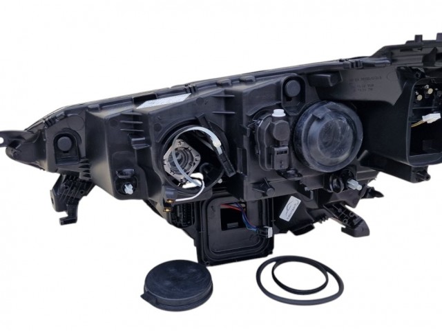 Renault Megane IV. utángyártott új jobb első fényszóró 2H7+LED fekete ház. (motorral) TYC