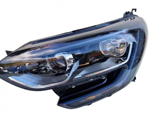 Renault Megane IV. utángyártott új bal első fényszóró 2H7+LED fekete ház. (motorral) TYC