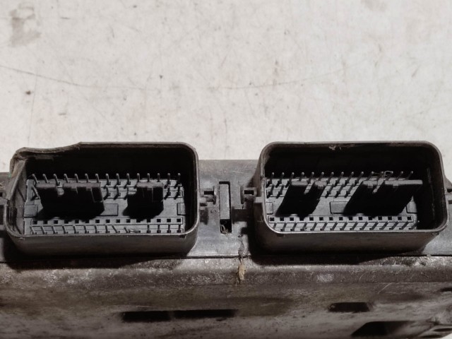 Suzuki Swift III. 2005-2010 motorvezérlő  Denso MB112300-0381 , 33920-62JO a képen látható sérüléssel