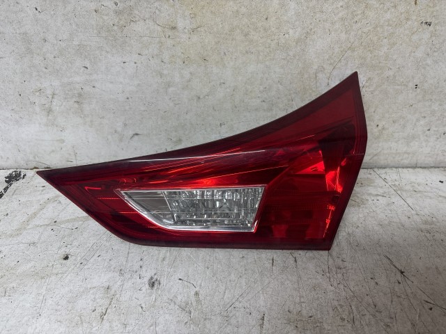 219061 Toyota Auris 2012-2019 E18 2012-2019 Lámpa , Fényszóró használt jobb hátsó belső