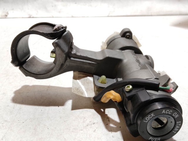 Kia Rio 2005-2011 2005-2011 Gyújtáskapcsoló ház használt