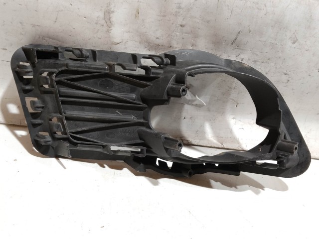 Volkswagen Tiguan 2007-2018 2007-2018 Ködlámpa keret,tartó használt Bal