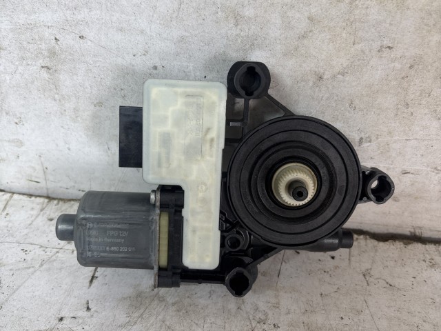 Seat Leon 5F 2012-2020 2012-2020 ablakemelő motor használt Bal hátsó 