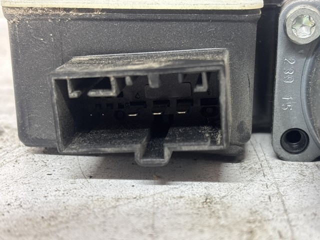 Seat Leon 5F 2012-2020 2012-2020 ablakemelő motor használt Bal hátsó 