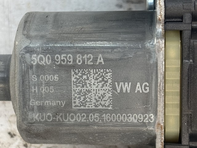 Seat Leon 5F 2012-2020 2012-2020 ablakemelő motor használt Jobb hátsó 