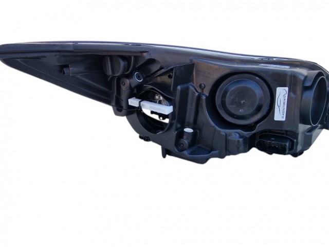 Ford Focus III. 2011-2014 utángyártott új bal első fényszóró H1/H7 fekete h. (motorral) TYC