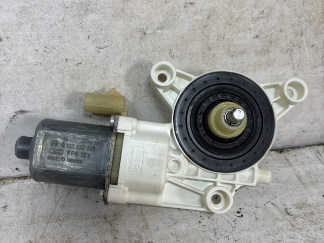 Lancia Voyager 2011-2015 ablakemelő motor használt Bal hátsó 