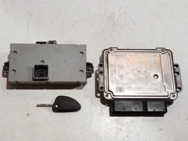 222145 Alfa Romeo 147 1,9 8v Diesel motorvezérlő szett 51806558 , 0281012965