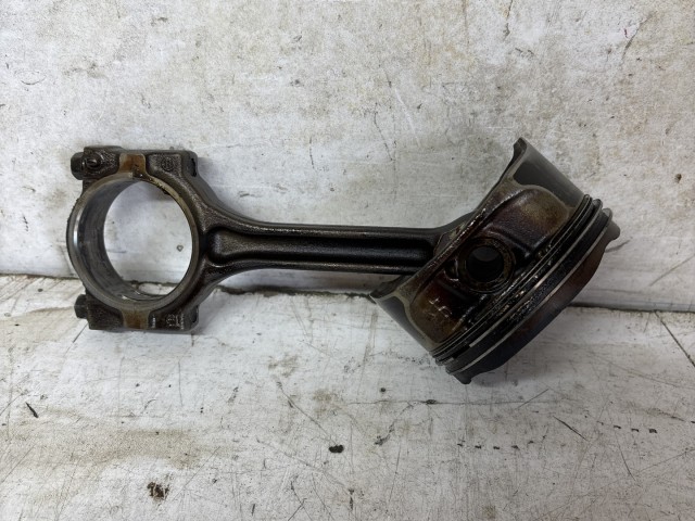 Alfa Romeo 159 2005-2011 Dugattyú hajtókarral  használt 935A5000