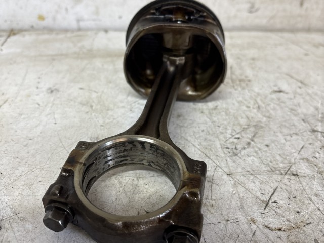 Alfa Romeo 159 2005-2011 Dugattyú hajtókarral  használt 935A5000