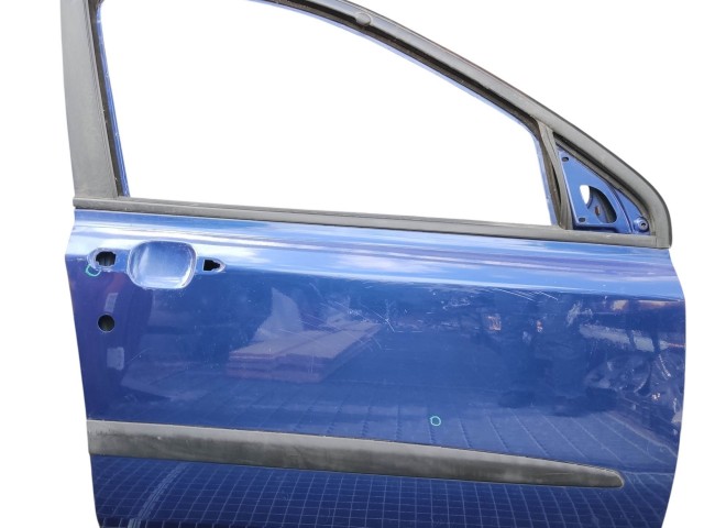 110042 Fiat Stilo 2001-2007 jobb első ajtó, a képen látható sérüléssel