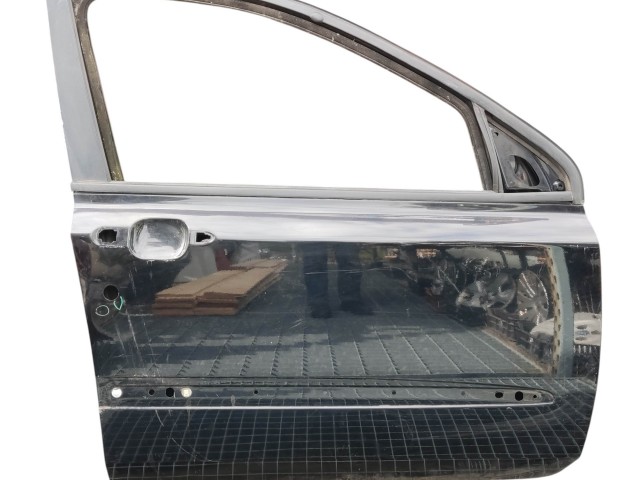 110055 Fiat Stilo 2001-2007 jobb első ajtó, a képen látható sérüléssel