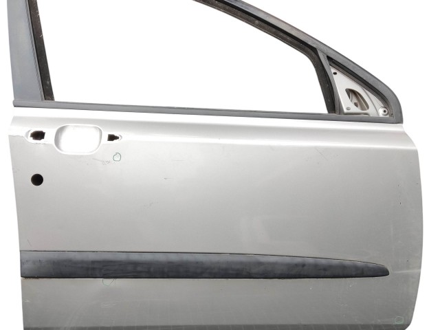 110052 Fiat Stilo 2001-2007 jobb első ajtó, a képen látható sérüléssel