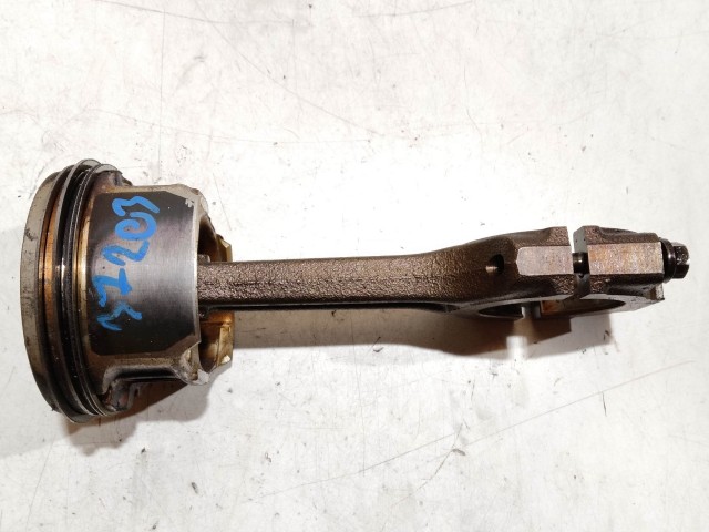 Alfa Romeo 147 1,6 16v benzin 105Le dugattyú hajtókarral  37203   