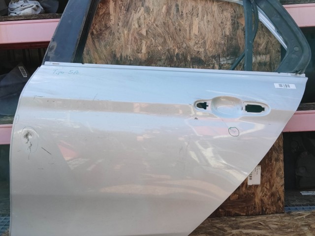 153538 Fiat Tipo 2015- KOMBI bal hátsó ajtó a képen látható sérüléssel