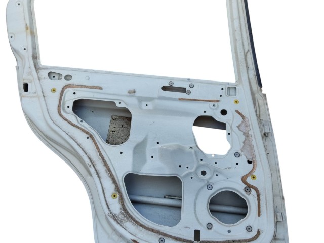 222303 Alfa Romeo 147 bal hátsó fehér színű ajtó
