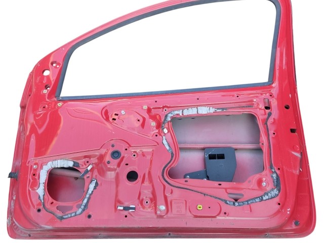 121849 Citroen C1 2005-2014 3 ajtós jobb oldali ajtó, a képen látható sérüléssel
