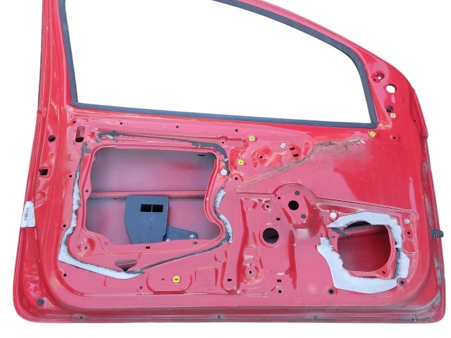 121848 Citroen C1 2005-2014 3 ajtós bal oldali ajtó, a képen látható sérüléssel